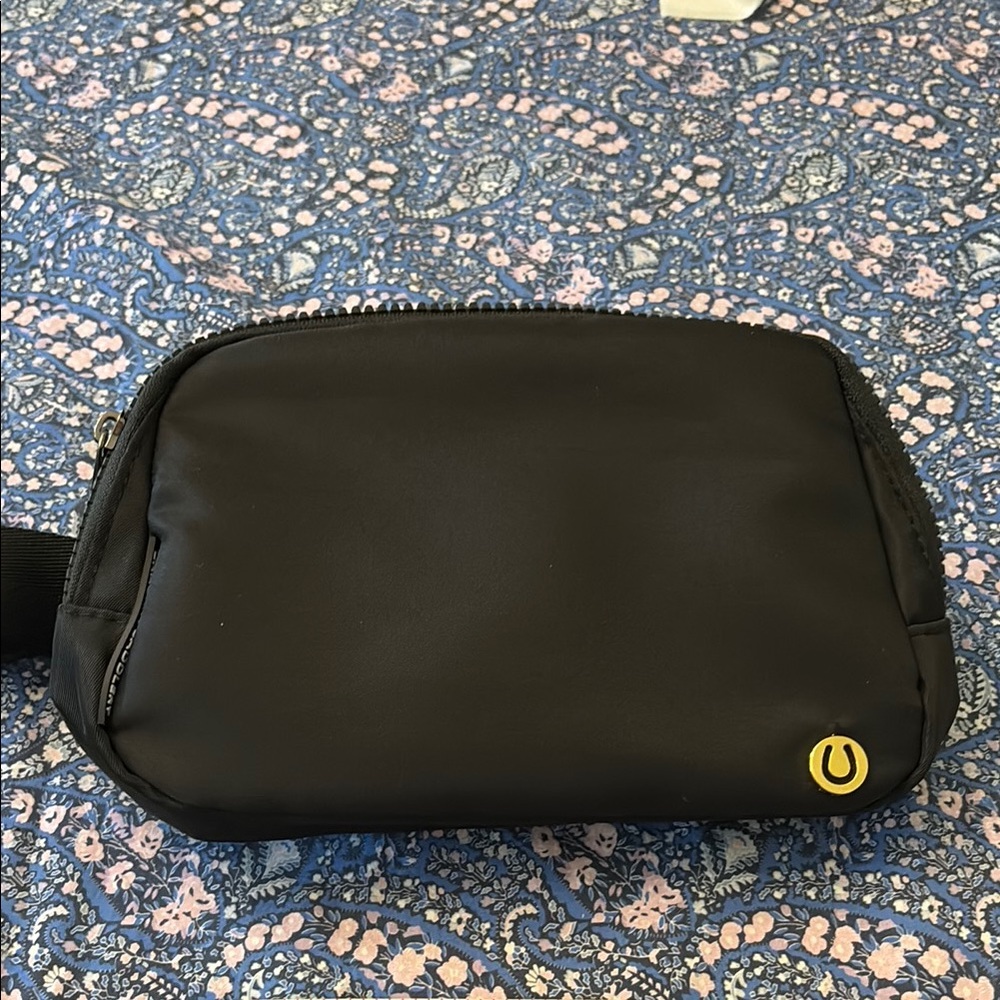 Belt Bag with gold Accent